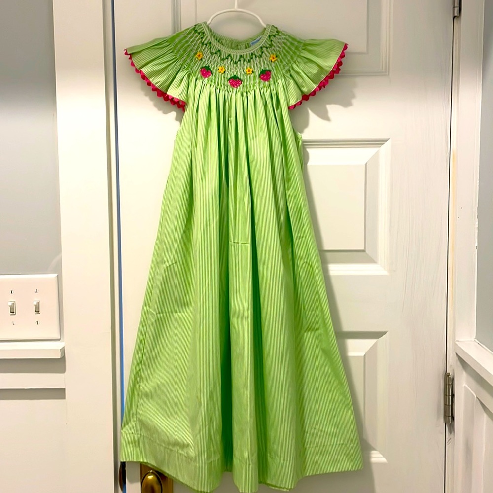 Strawberry smocked dress, size 5